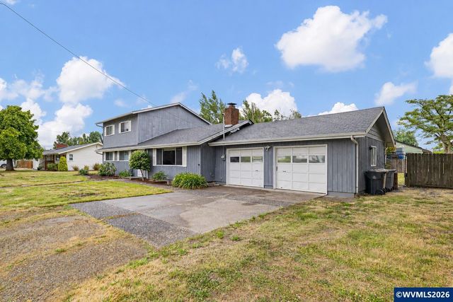 430 N 6th St, Harrisburg, OR 97446