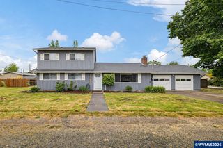 430 N 6th St, Harrisburg, OR 97446