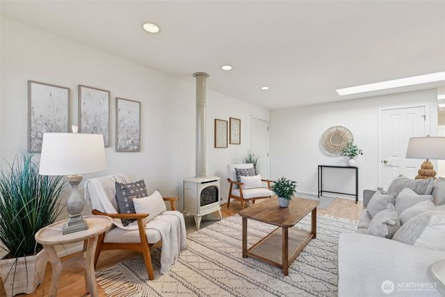 514 Bell Street, Edmonds, WA 98020