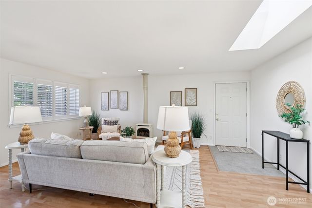 514 Bell Street, Edmonds, WA 98020