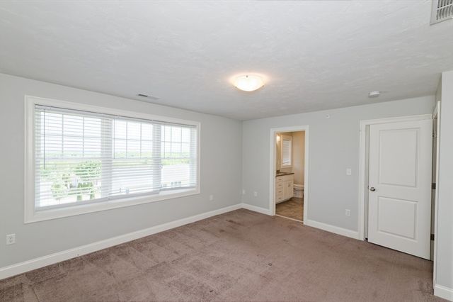 1204 Hazelwood Way 1204, Clinton, MA 01510