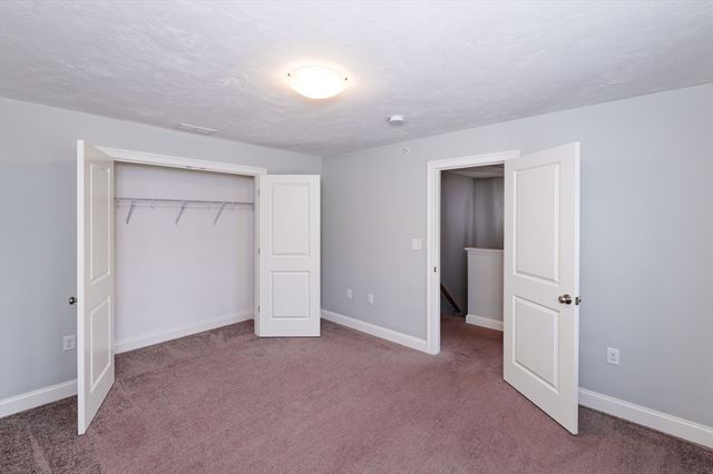 1204 Hazelwood Way 1204, Clinton, MA 01510
