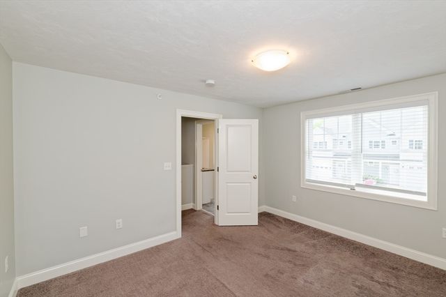 1204 Hazelwood Way 1204, Clinton, MA 01510