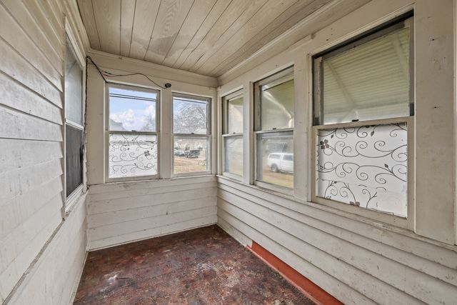 209 S Thornwood Avenue, Davenport, IA 52802