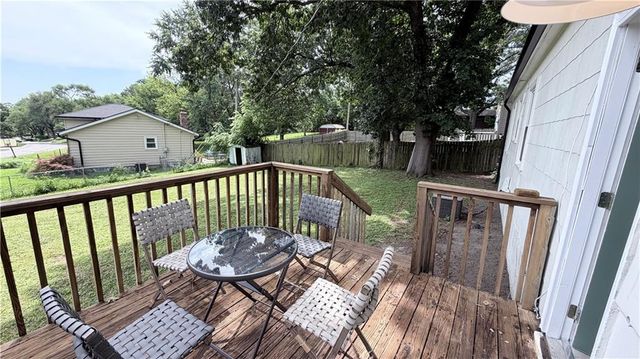 5628 Melrose Lane, Shawnee, KS 66203