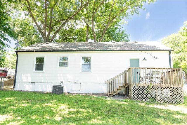 5628 Melrose Lane, Shawnee, KS 66203