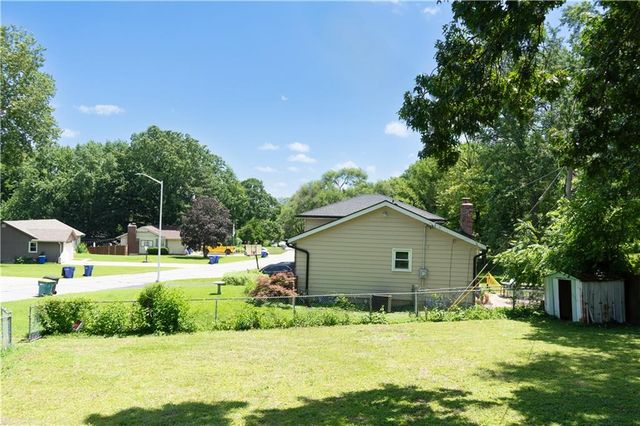 5628 Melrose Lane, Shawnee, KS 66203