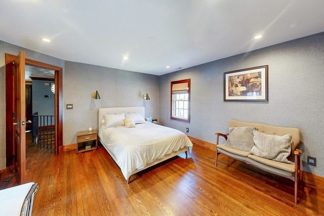 32 Alberta, Brookline, MA 02467