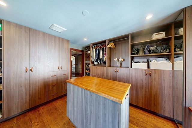 32 Alberta, Brookline, MA 02467