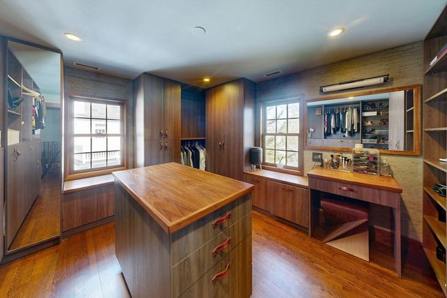 32 Alberta, Brookline, MA 02467