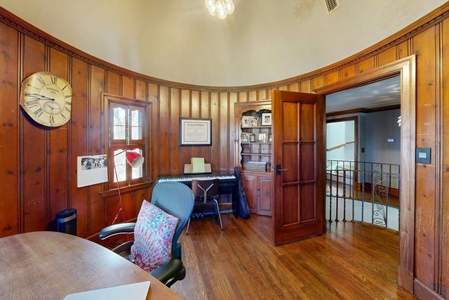 32 Alberta, Brookline, MA 02467