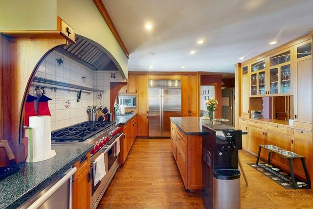 32 Alberta, Brookline, MA 02467
