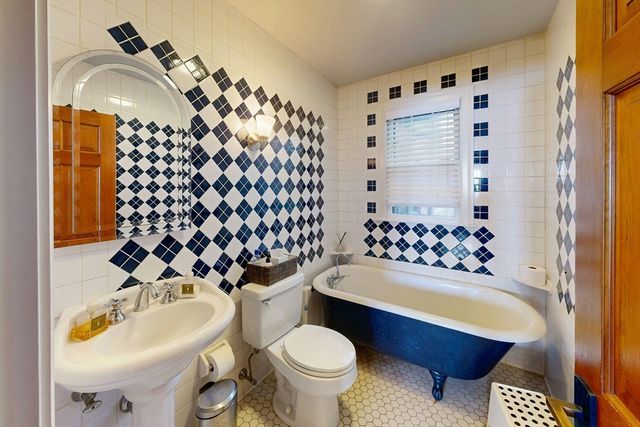 32 Alberta, Brookline, MA 02467