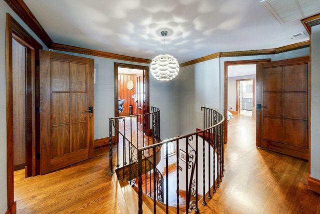 32 Alberta, Brookline, MA 02467