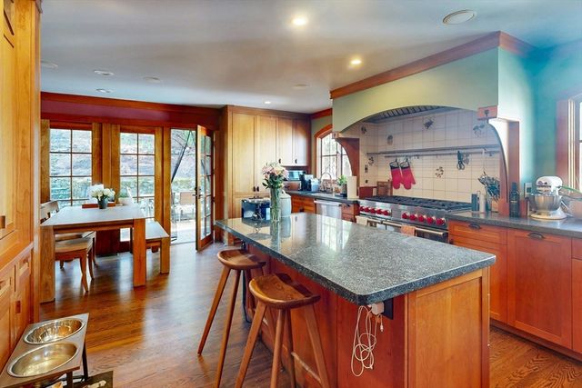 32 Alberta, Brookline, MA 02467