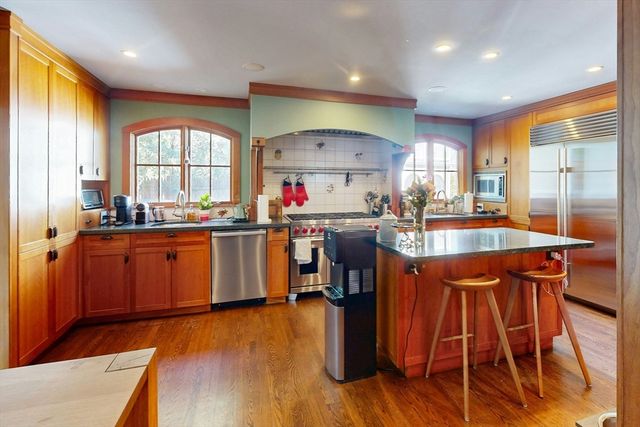32 Alberta, Brookline, MA 02467