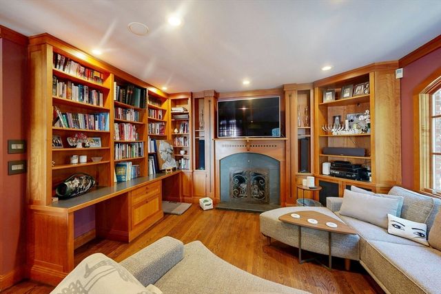32 Alberta, Brookline, MA 02467