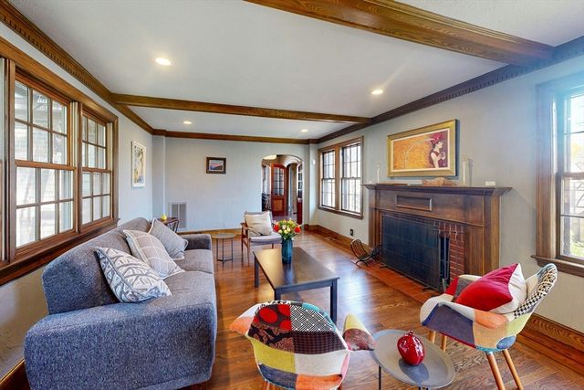 32 Alberta, Brookline, MA 02467