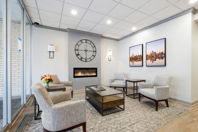 141 N La Grange Road 805, La Grange, IL 60525