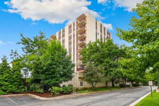 141 N La Grange Road 805, La Grange, IL 60525
