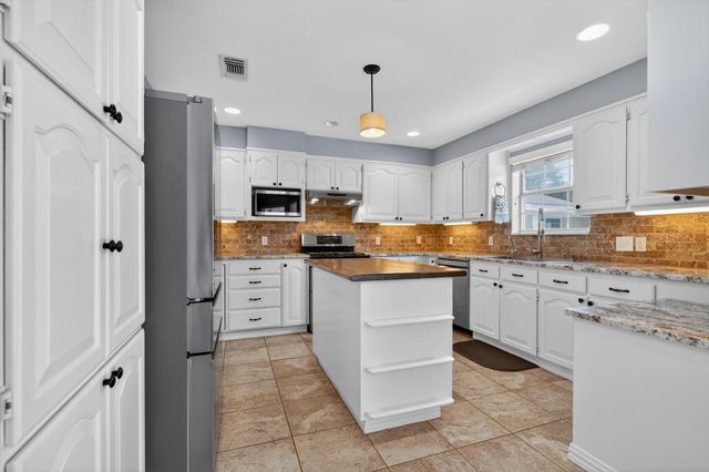 1304 Sea Island Road, San Angelo, TX 76904