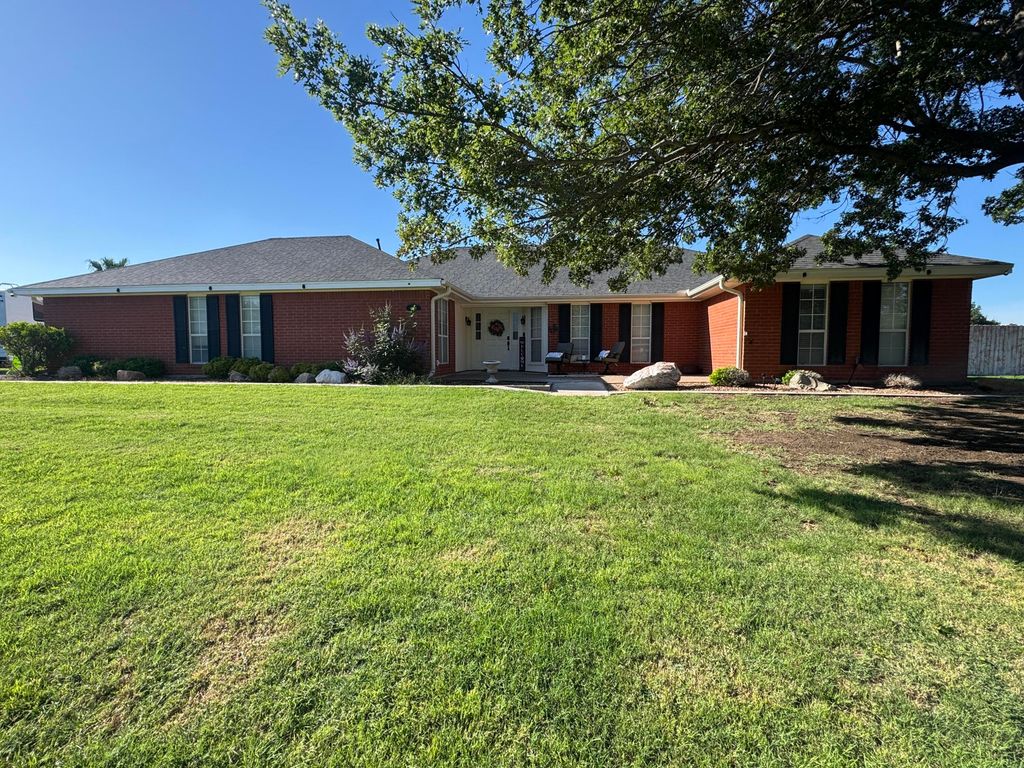 Image 1 of property listing at 1304 Sea Island Road, San Angelo, TX 76904