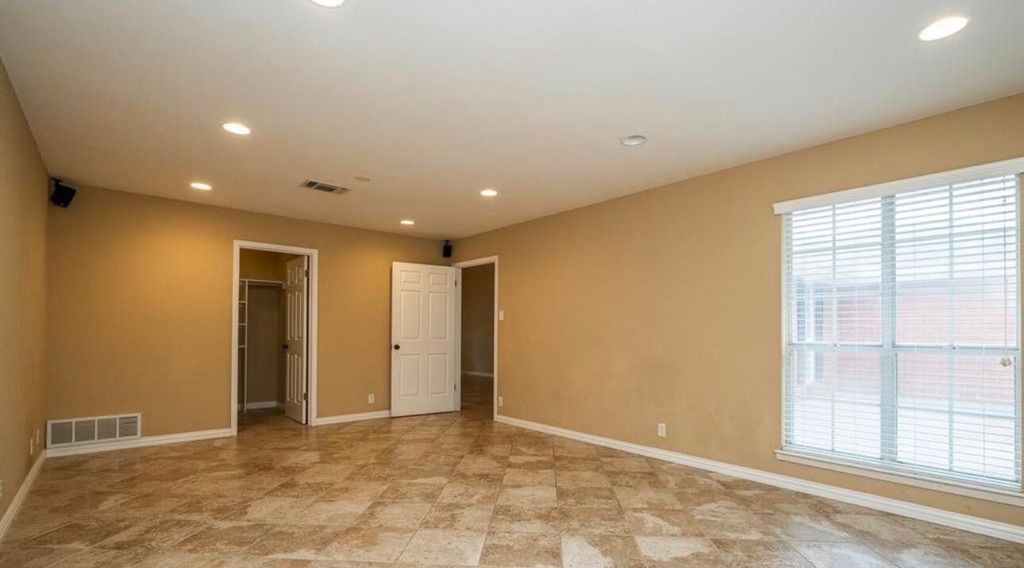 Image 11 of property listing at 1304 Sea Island Road, San Angelo, TX 76904