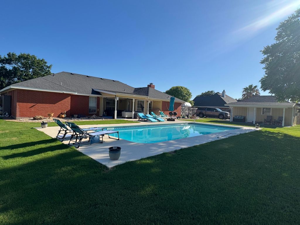 Image 2 of property listing at 1304 Sea Island Road, San Angelo, TX 76904