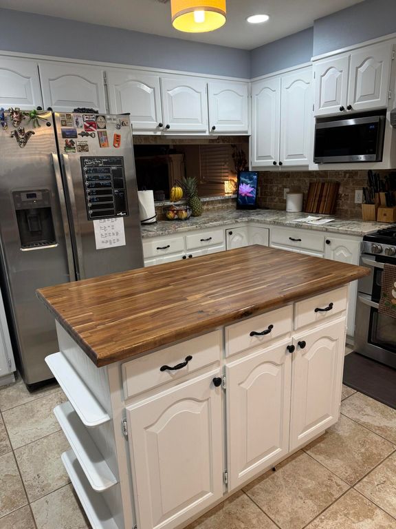 Image 3 of property listing at 1304 Sea Island Road, San Angelo, TX 76904