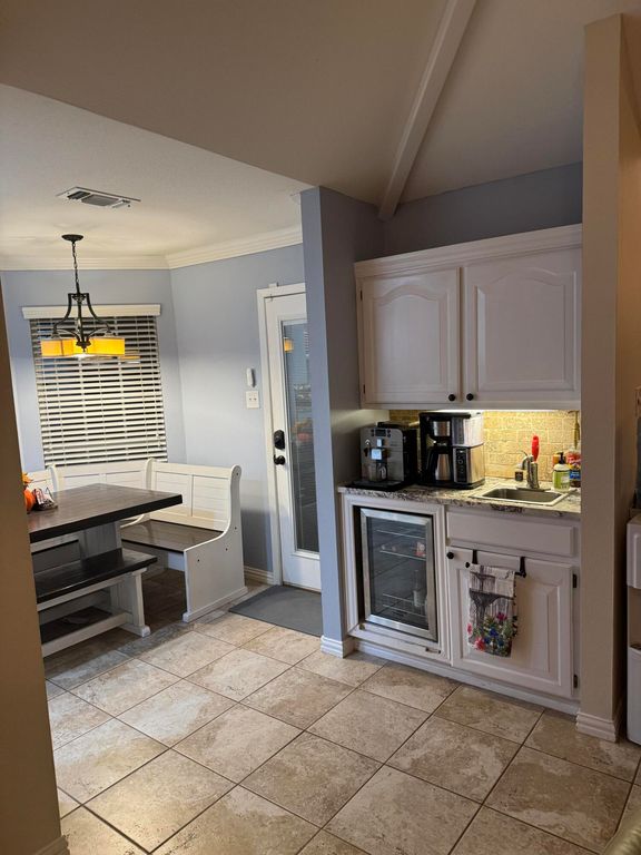 Image 4 of property listing at 1304 Sea Island Road, San Angelo, TX 76904