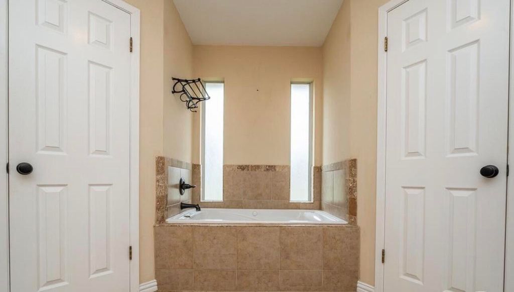 Image 7 of property listing at 1304 Sea Island Road, San Angelo, TX 76904