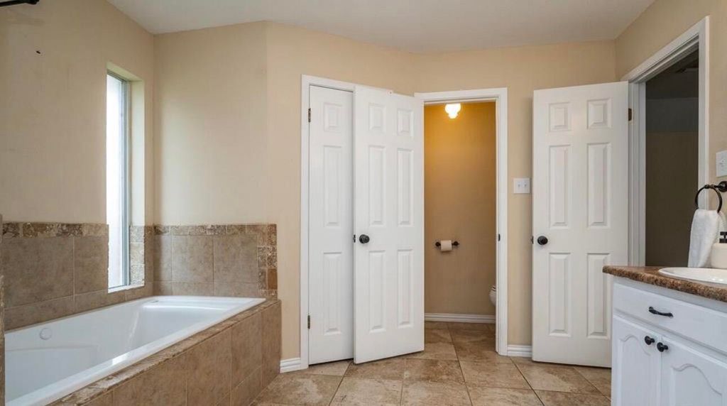 Image 9 of property listing at 1304 Sea Island Road, San Angelo, TX 76904
