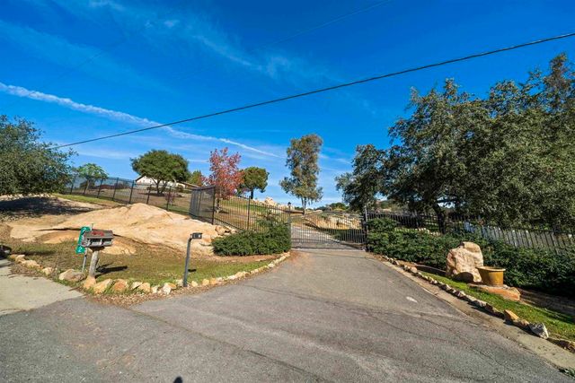 20872 Deerhorn Valley Road, Jamul, CA 91935