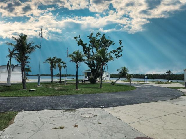 48 Doubloon WAY, Fort Myers Beach, FL 33931