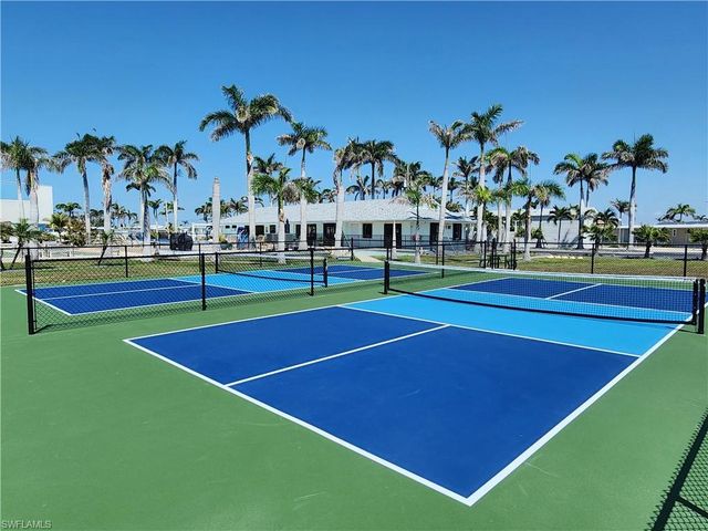 48 Doubloon WAY, Fort Myers Beach, FL 33931