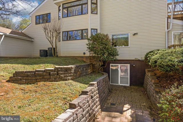 111 CHESTERFIELD CT, Locust Grove, VA 22508