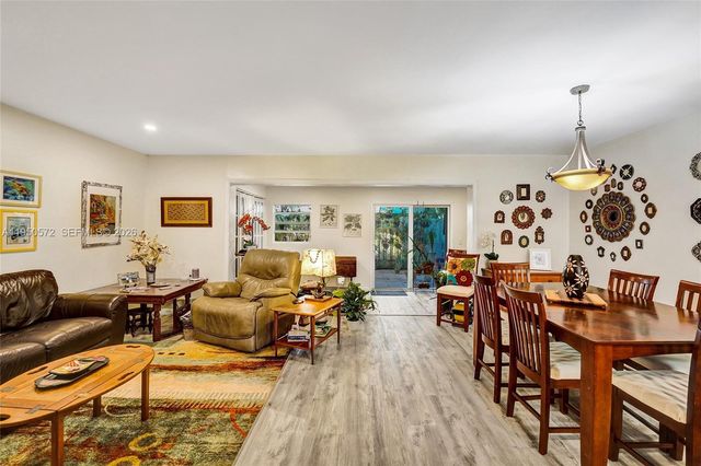 3302 Farragut Street 5C, Hollywood, FL 33021
