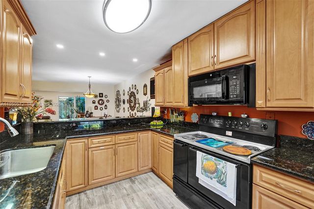 3302 Farragut Street 5C, Hollywood, FL 33021