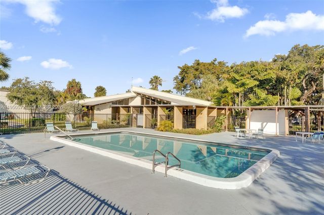 3302 Farragut Street 5C, Hollywood, FL 33021