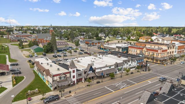 324 W Main Street, Gaylord, MI 49735