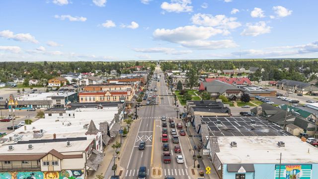 324 W Main Street, Gaylord, MI 49735