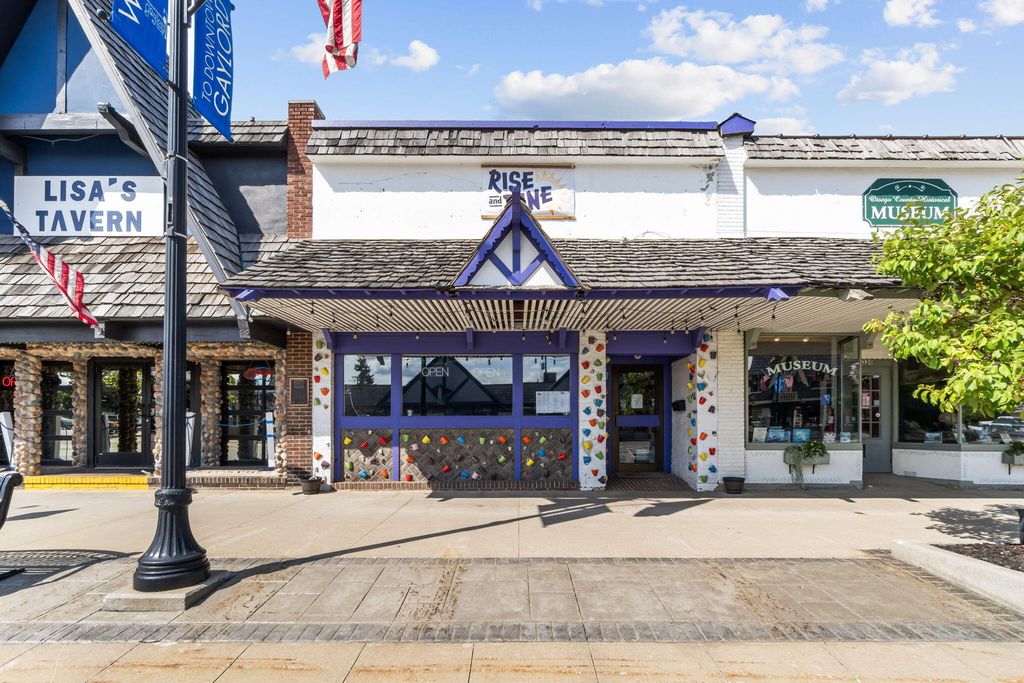 324 W Main Street, Gaylord, MI 49735