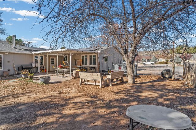 1217 W TOPAZ RD, St. George, UT 84770