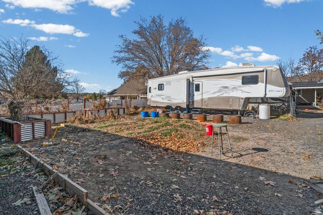 1217 W TOPAZ RD, St. George, UT 84770