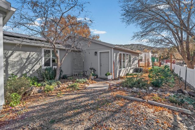 1217 W TOPAZ RD, St. George, UT 84770