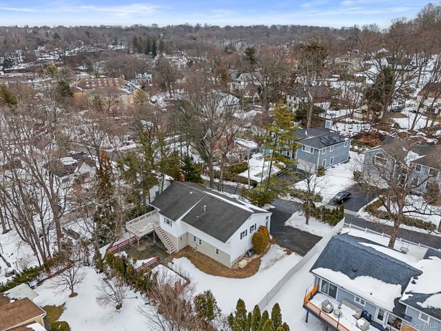 32 Bramble Brook Road, Ardsley, NY 10502