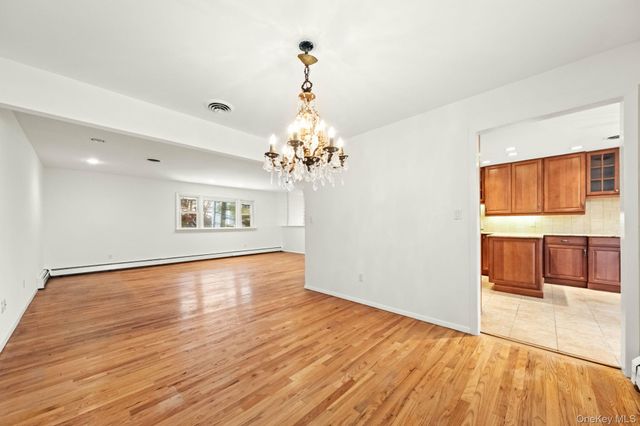 32 Bramble Brook Road, Ardsley, NY 10502