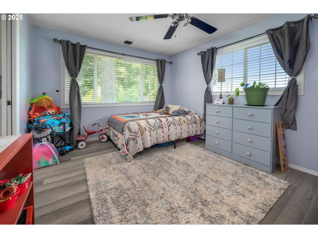 750 Ne HILL Way, Estacada, OR 97023