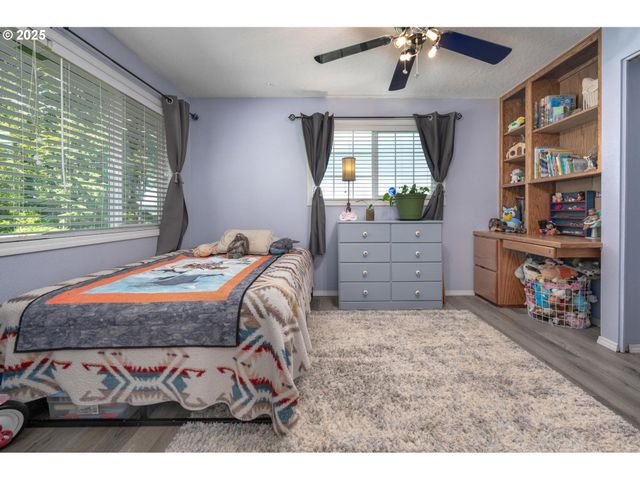 750 Ne HILL Way, Estacada, OR 97023