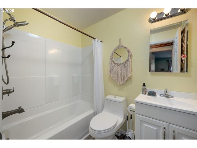 750 Ne HILL Way, Estacada, OR 97023